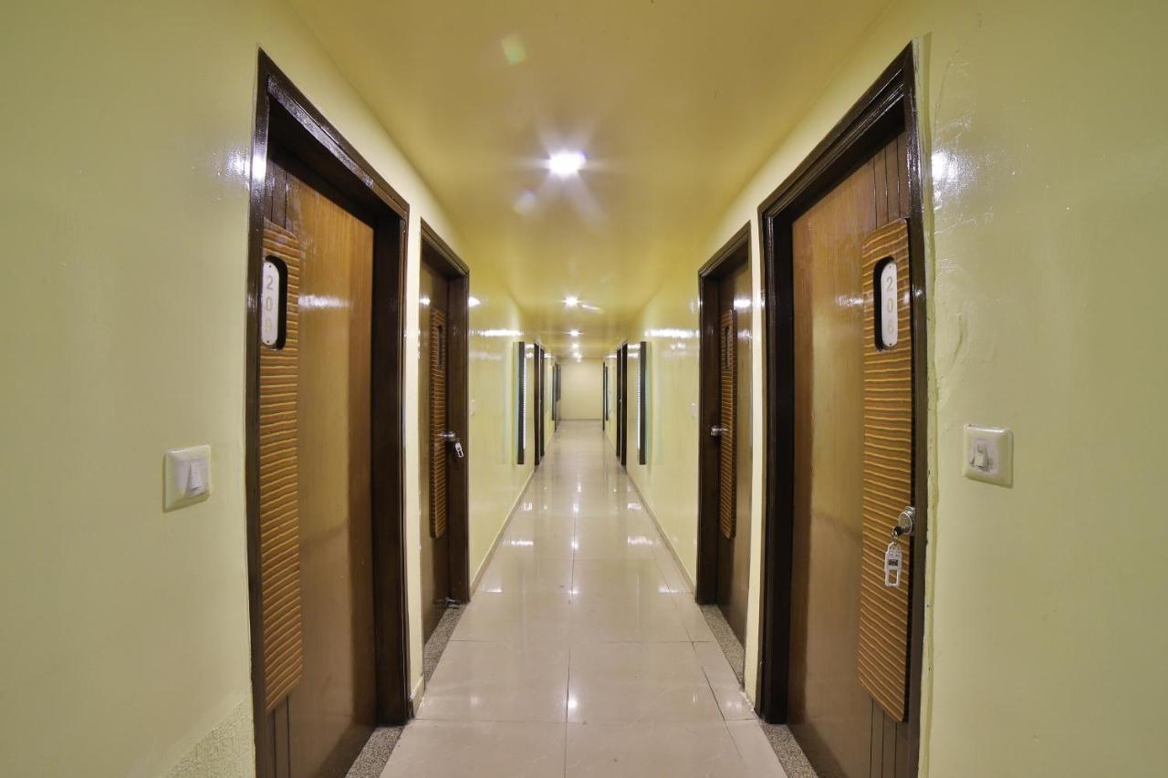 Capital O Kalash Residency Ahmedabad Eksteriør bilde