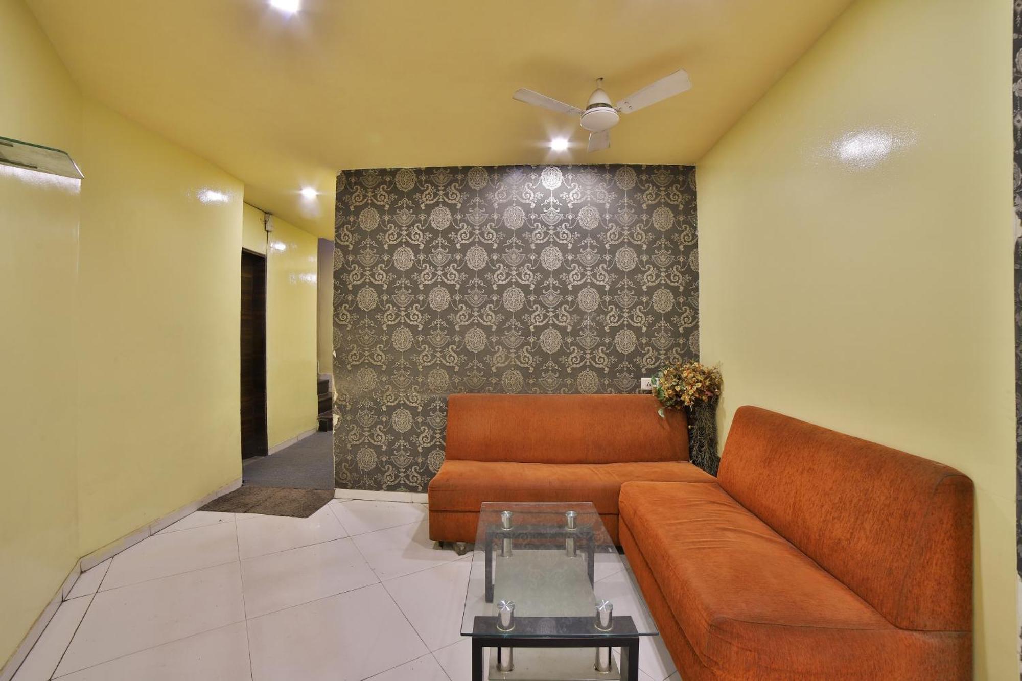 Capital O Kalash Residency Ahmedabad Eksteriør bilde