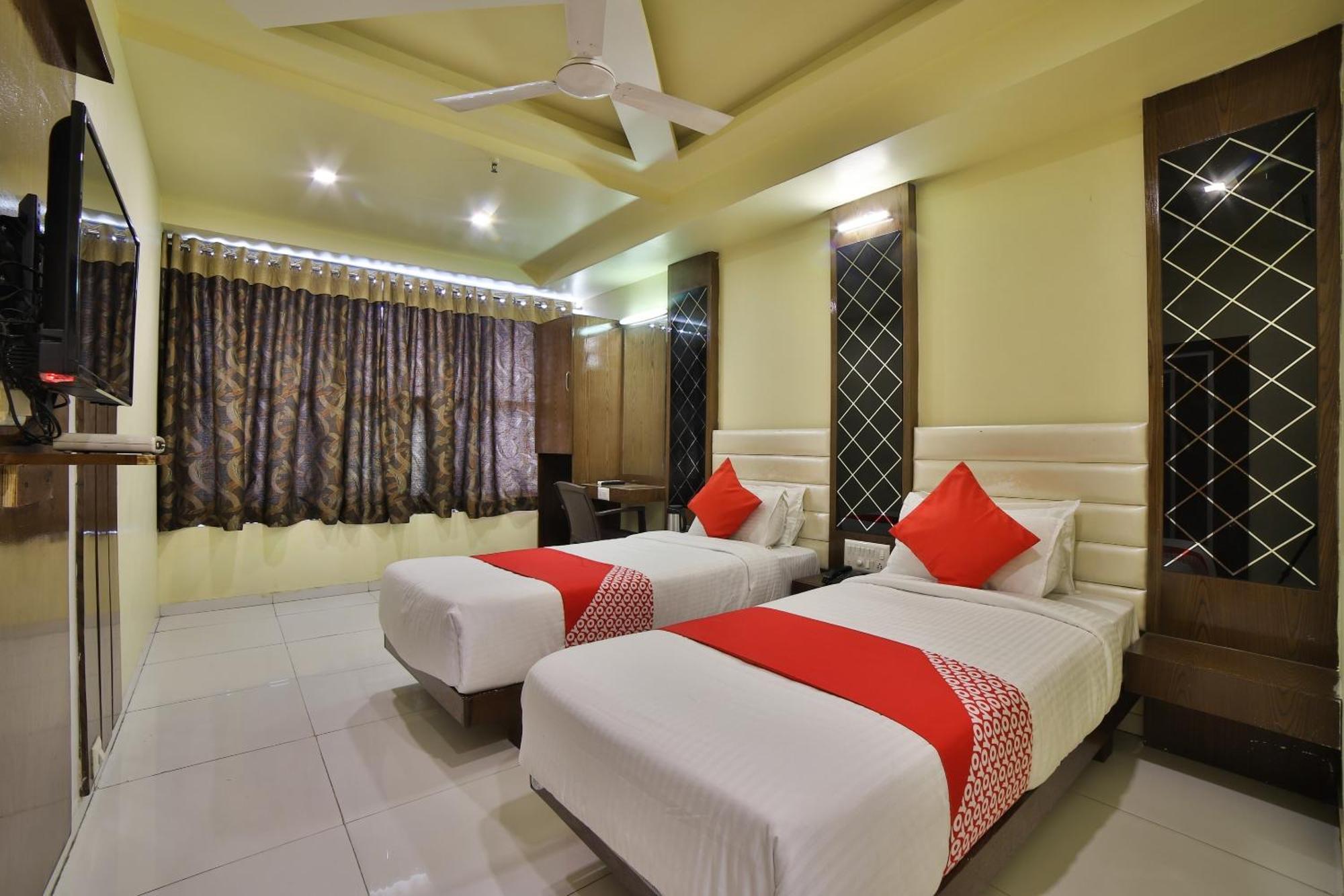 Capital O Kalash Residency Ahmedabad Eksteriør bilde