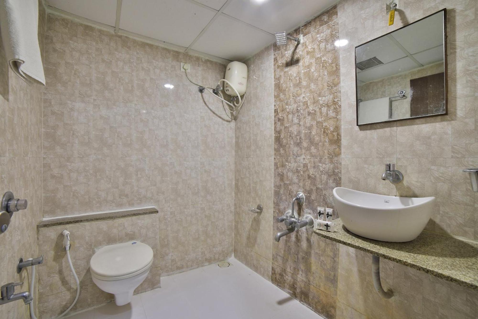 Capital O Kalash Residency Ahmedabad Eksteriør bilde