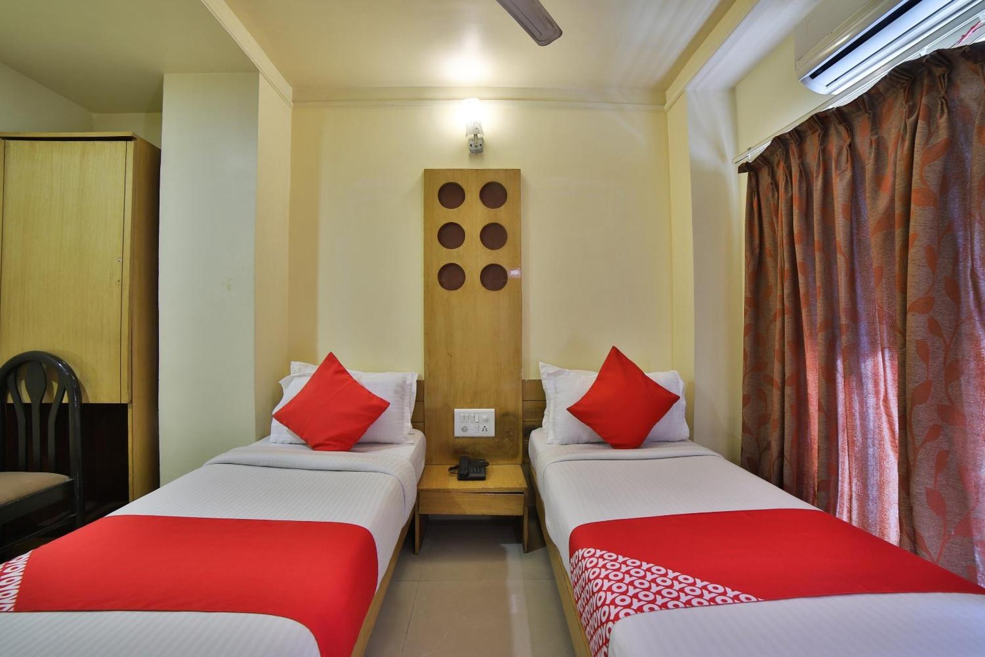 Capital O Kalash Residency Ahmedabad Eksteriør bilde